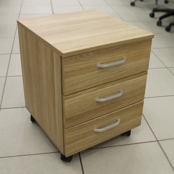 Ąžuolo spalvos stalčių blokas