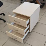 Beržo spalvos stalčių blokas ant ratukų - Image 2