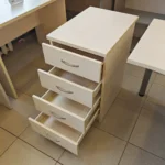 Beržo spalvos keturių stalčių spintelė - Image 3