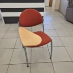 Oranžinė konferencijų kėdė su staliuku - Image 2