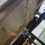 Naudotas wenge spalvos stalas su prailginimu - Image 4